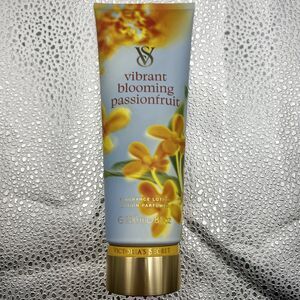 Victoria's Secret Vibrant Blooming Passionfruit Fragrance Body Lotion 8 oz New